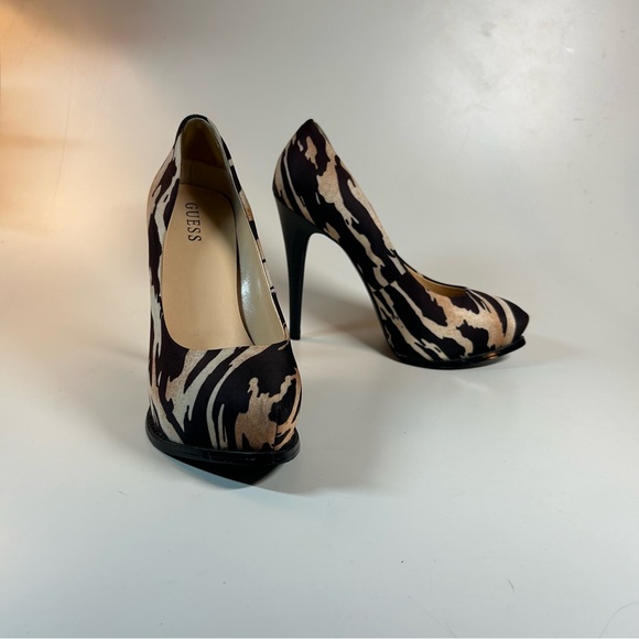 GUESS Tiger Print Hidden Platform Stiletto heels pumps. Size 7M. - Picture 12 of 12